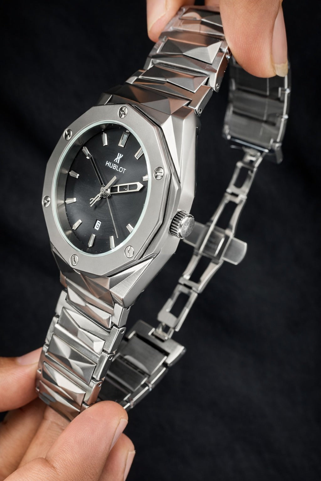 Premium Diamond-Cut Black Watch